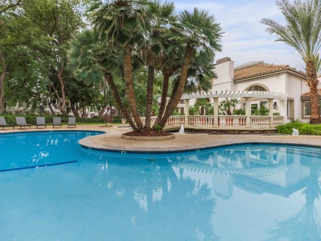 2 BR, 2.5 BA Apartment 22219 Summit Vue Lane Unit PL37, Woodland Hills, CA 91367