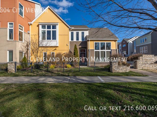 2 BR, 2.5 BA Apartment 2304 City View Dr, Cleveland, OH 44113