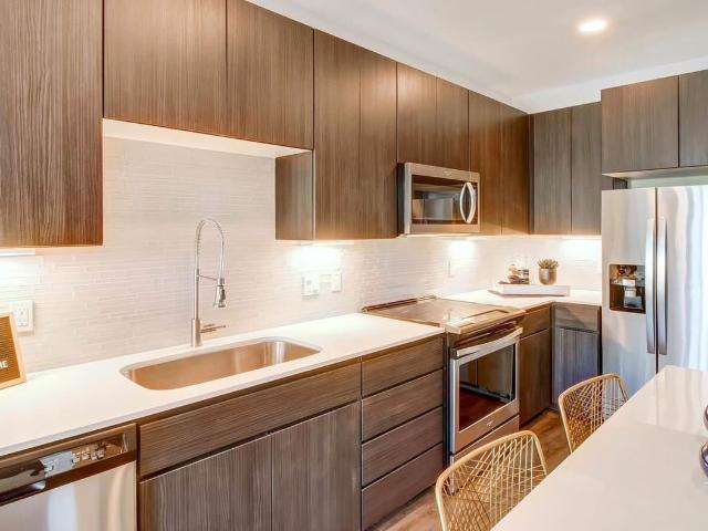 2 BR, 2.5 BA Apartment 2323 E. Highland Unit 4105, Phoenix, AZ 85016