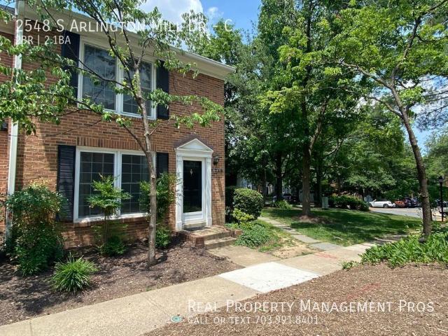 2 BR, 2.5 BA Apartment 2548 S Arlington Mill Dr, Arlington, VA 22206