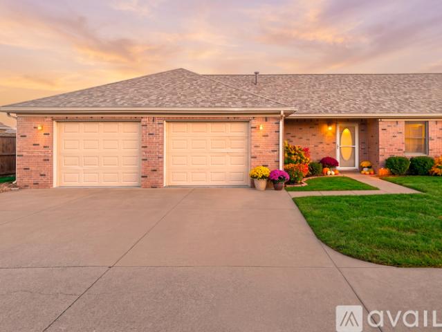 2 BR, 2.5 BA Apartment 2501 Obryan Blvd, Unit B, Owensboro, KY 42301
