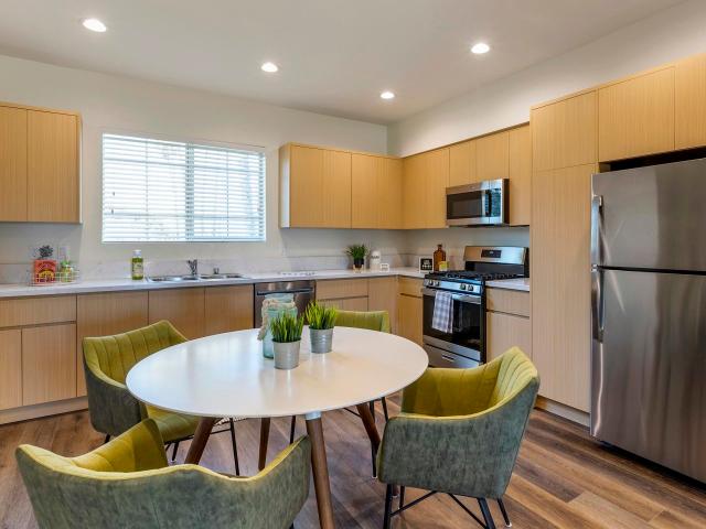 2 BR, 2.5 BA Apartment 2726 West Lincoln Avenue Unit 115, Anaheim, CA 92801
