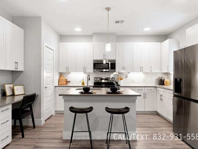 2 BR, 2.5 BA Apartment 28325 Birnham Woods Dr, Spring, TX 77386