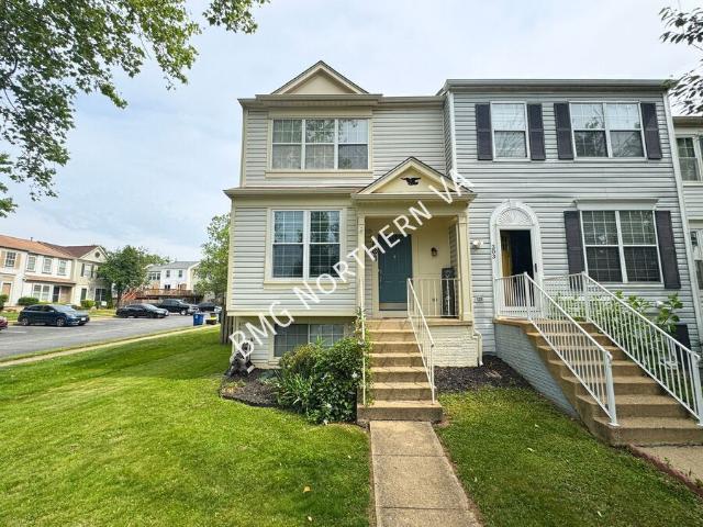 2 BR, 2.5 BA Apartment 301 Bridle Crest Sq NE, Leesburg, VA 20176