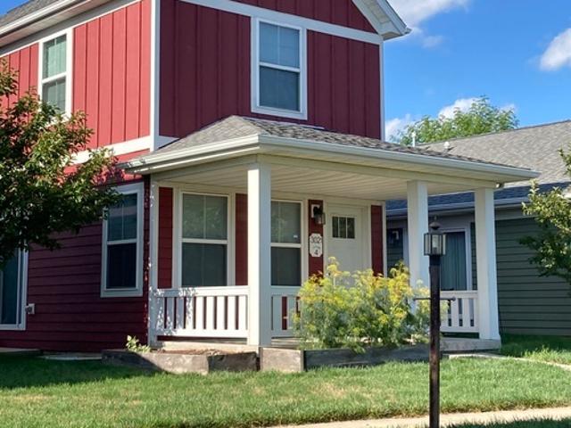 2 BR, 2.5 BA Apartment 3021 W Lake Ave Cottage 4, Peoria, IL 61615