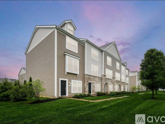 2 BR, 2.5 BA Apartment 389 Laurel Creek St, Unit 389, Pickerington, OH 43147