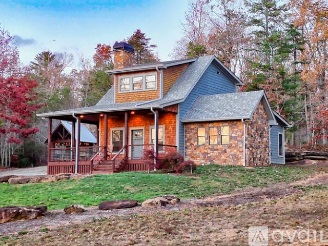 2 BR, 2.5 BA Apartment 4067 Old Historic U S 441, Clarkesville, GA 30523