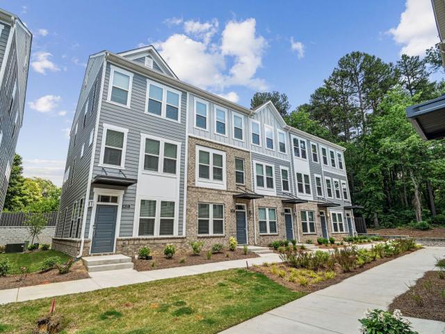 2 BR, 2.5 BA Apartment 4375 Raleigh Street Unit 8021, Charlotte, NC 28213