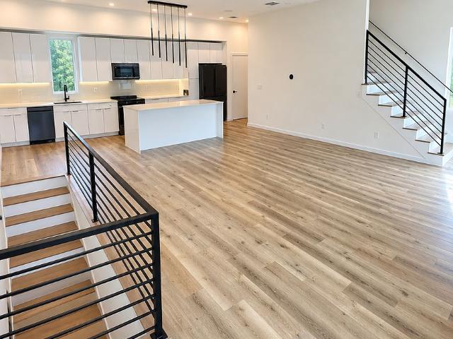 2 BR, 2.5 BA Apartment 4315 Scurry St, Dallas, TX 75204