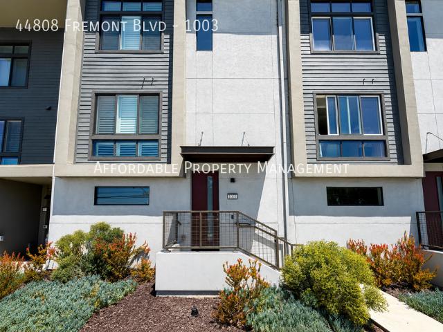 2 BR, 2.5 BA Apartment 44808 Fremont Blvd, Fremont, CA 94538