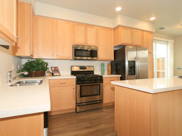 2 BR, 2.5 BA Apartment 5121 Dowdell Avenue Unit 82, Rohnert Park, CA 94928