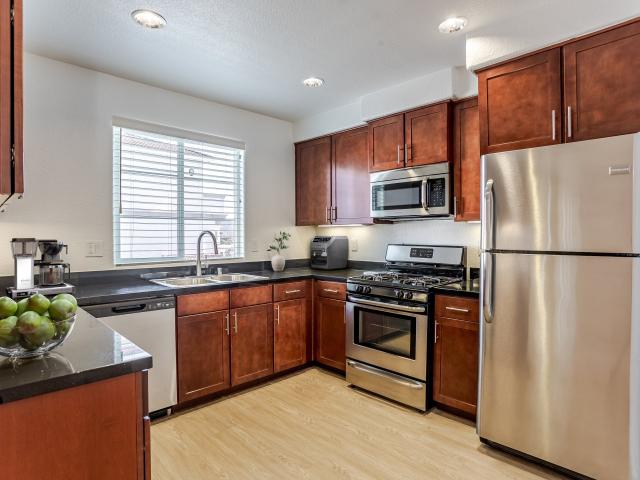 2 BR, 2.5 BA Apartment 512 Adora Cir Unit 1412, Roseville, CA 95678