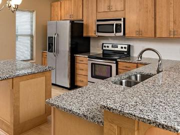 2 BR, 2.5 BA Apartment 5690 W 36th St, St Louis Park, MN 55416
