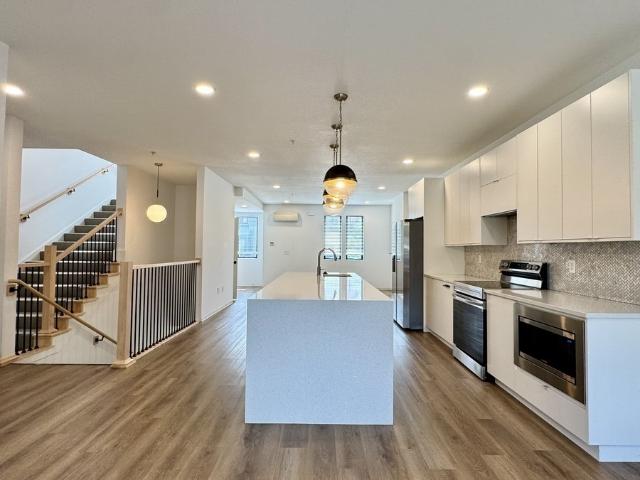 2 BR, 2.5 BA Apartment 6115 Nieman Rd, Shawnee, KS 66203