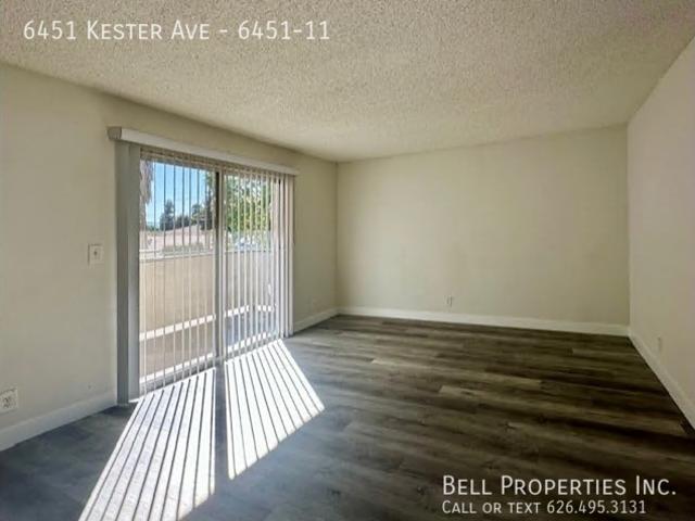 2 BR, 2.5 BA Apartment 6451 Kester Ave, Van Nuys, CA 91411