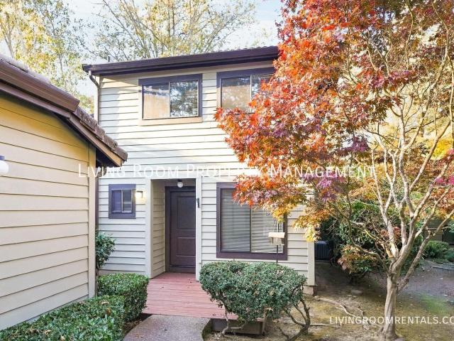 2 BR, 2.5 BA Apartment 7620 SW Cresmoor Drive, Portland, OR 97008