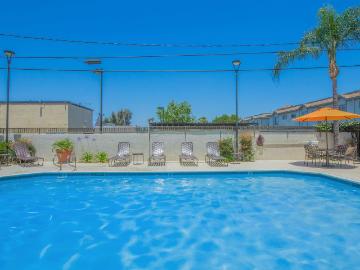 2 BR, 2.5 BA Apartment 790 North Euclid Street Unit 329, Anaheim, CA 92801