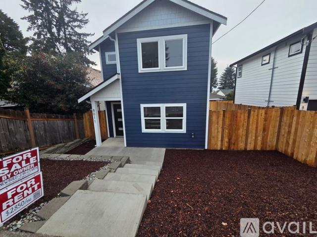 2 BR, 2.5 BA Apartment 8011 Beverly Boulevard, Everett, WA 98203