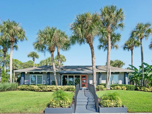 2 BR, 2.5 BA Apartment 8025 Baymeadows Circle East Unit 1204, Jacksonville, FL 32256