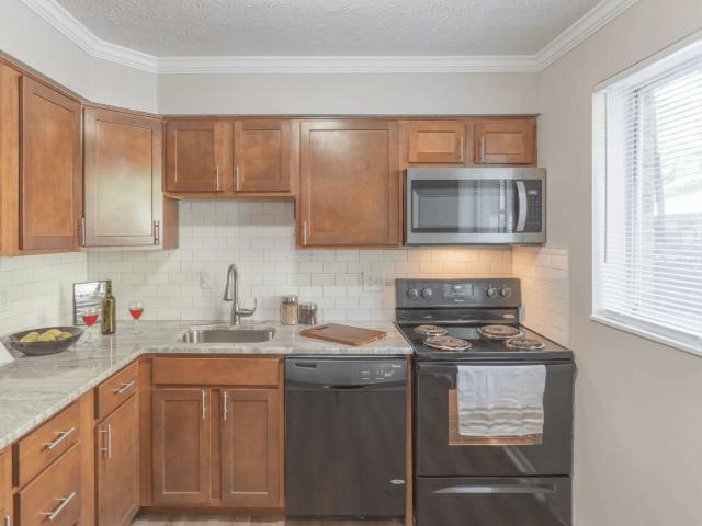 2 BR, 2.5 BA Apartment 8204 Wooster Pike Unit 8236, Cincinnati, OH 45227