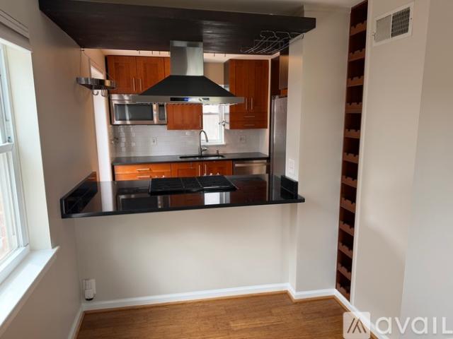 2 BR, 2.5 BA Apartment 840 South Highland Street, Arlington, VA 22204
