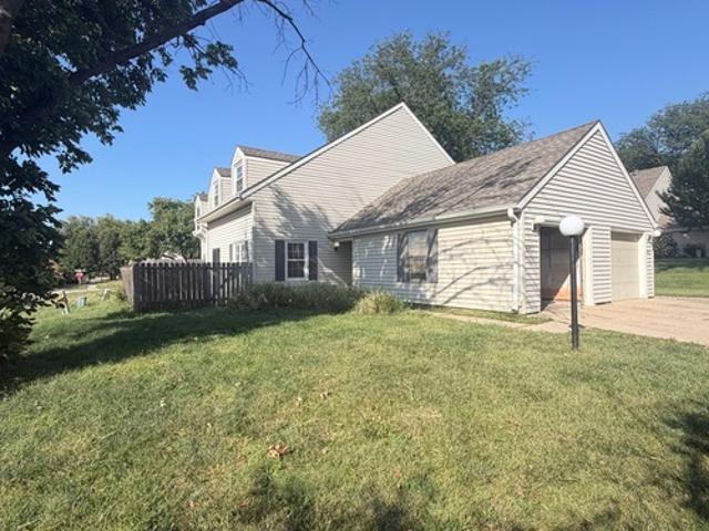 2 BR, 2.5 BA Apartment 8617 Sweetbriar Ln, Urbandale, IA 50322