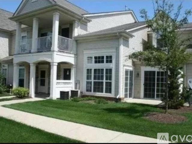 2 BR, 2.5 BA Apartment Addington Dr, Unit 8102, Walled Lake, MI 48390