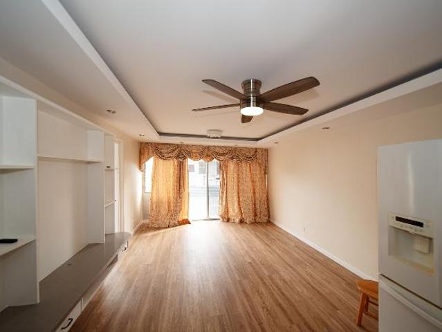3 Br, 2 bath, Townhouse/Brownstone/RowHouse 2440 Date Street