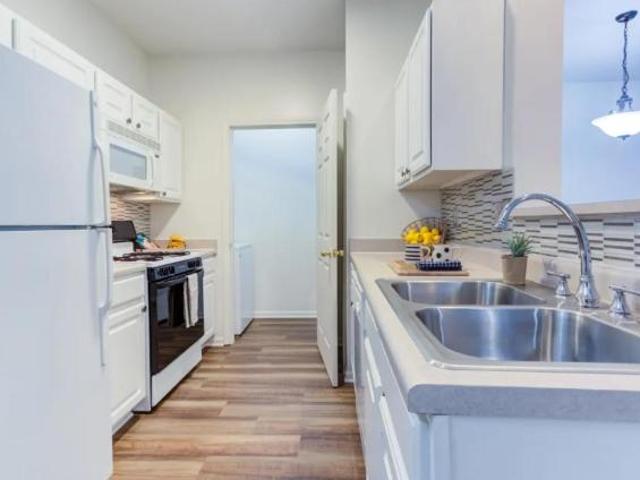2 Br, 2 bath, Townhouse/Brownstone/RowHouse 247 Marcliffe Dr