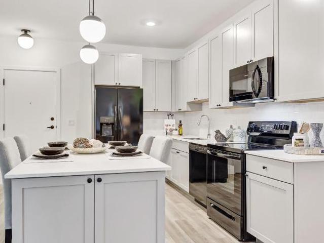 2 Br, 2 bath, Apartment 0S080 Winfield Rd
