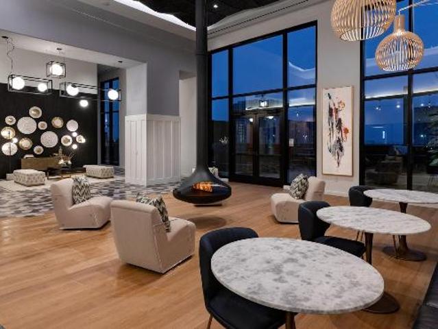 2 Br, 2 bath, Apartment 161 Peachtree Center Ave