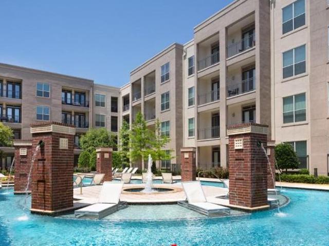 2 Br, 2 bath, Apartment 1707 N Hall Street
