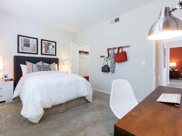 2 Br, 2 bath, Apartment 180 S Lexington Dr