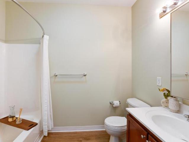 2 Br, 2 bath, Apartment 1 Windsor Woods Lane