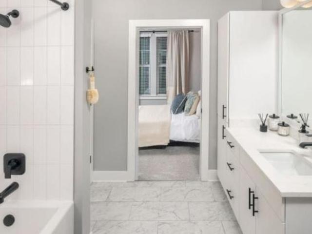 2 Br, 2 bath, Apartment 2408 South Blvd