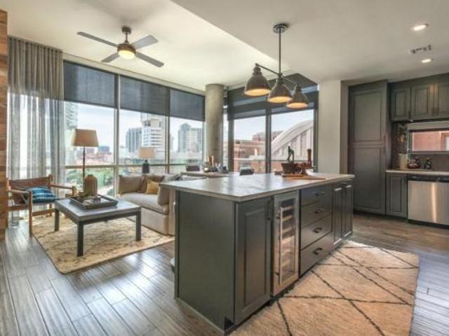 2 Br, 2 bath, Apartment 2588 N Houston Street