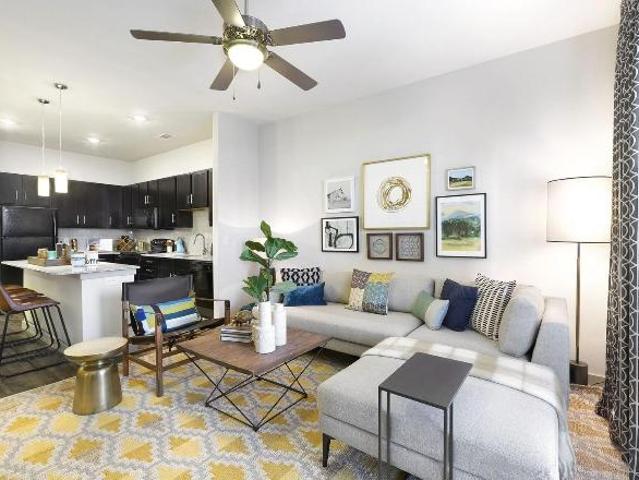 2 Br, 2 bath, Apartment 2510 S 31st St