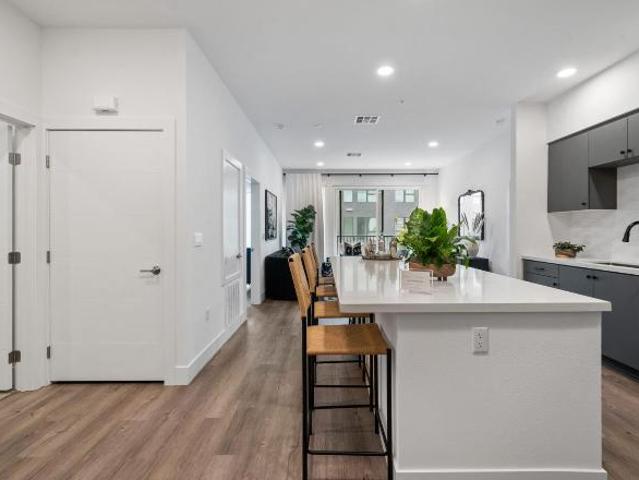 2 Br, 2 bath, Apartment 401 N Main St