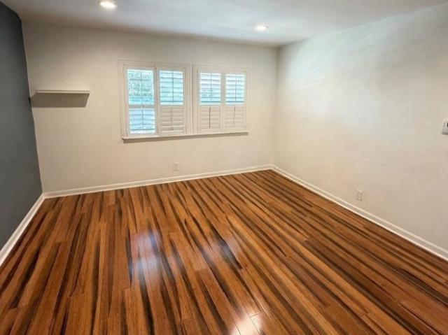 2 Br, 2 bath, Condo 5842 Bowcroft St