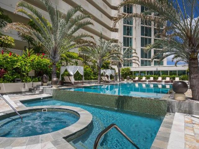 2 Br, 2 bath, Condo 1837 Kalakaua Ave