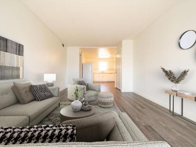 2 Br, 2 bath, Condo 305 W San Marcos Blvd
