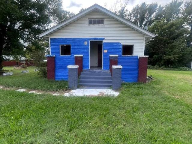 2 Br, 2 bath, Single Family 6000 Old Missouri Ave