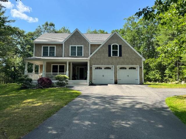 2 Br, 2 bath, Single Family 7 Oak Run Road