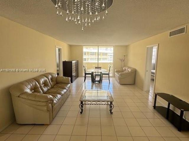 2 BR, 2 BA Apartment Oceanside, Hallandale Beach, FL 33009