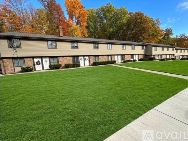 2 BR, 2 BA Apartment Echo Valley Dr, Unit 2453, Stow, OH 44224
