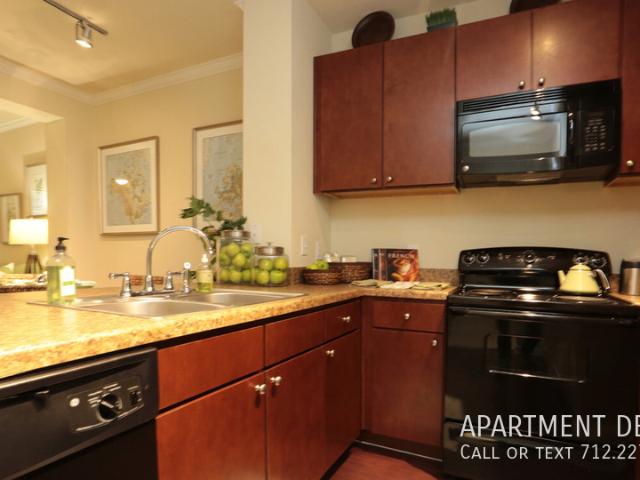 2 BR, 2 BA Apartment FM652, League City, TX 77573