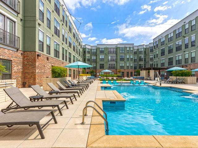 2 BR, 2 BA Apartment 1400 Chestnut Street Unit 357, Chattanooga, TN 37402