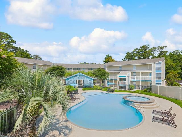 2 BR, 2 BA Apartment 1402 N Causeway Blvd Unit 1400, Mandeville, LA 70471