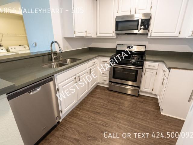 2 BR, 2 BA Apartment 14056 Valleyheart, Sherman Oaks, CA 91423