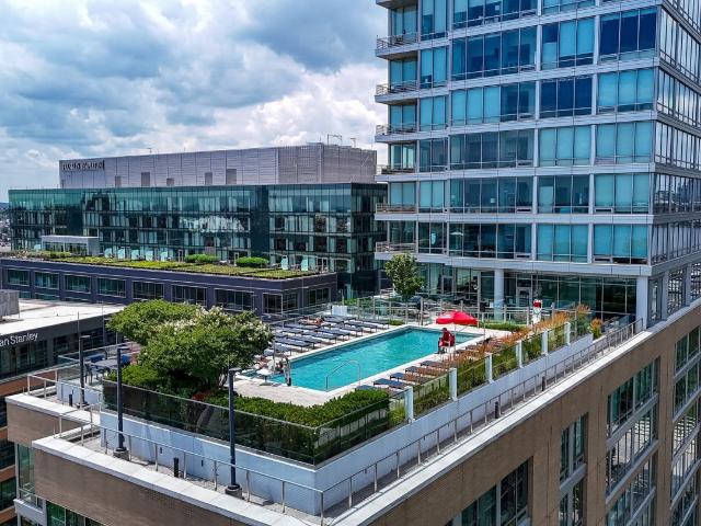 2 BR, 2 BA Apartment 1405 Point St Unit 810, Baltimore, MD 21231